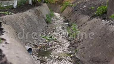 废水流入污水管道，城市污水、水污染、污水管道、污水、污水、污水等